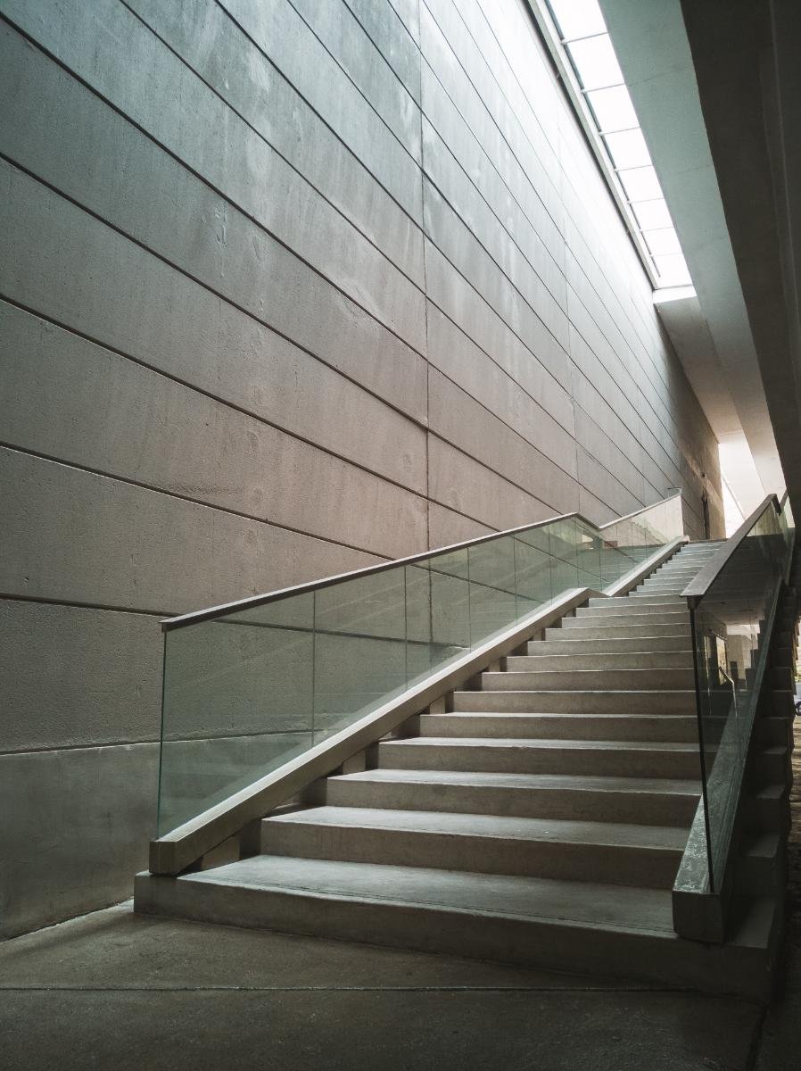 modern-architecture-stairs-going-up-in-a-building-2023-11-27-05-36-27-utc.jpg modern-architecture-stairs-going-up-in-a-building-2023-11-27-05-36-27-utc.jpg